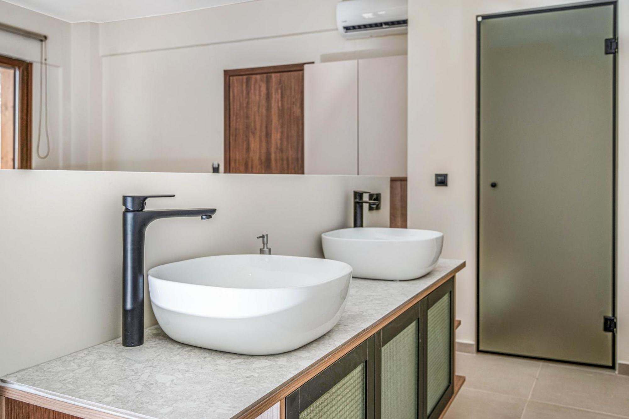 خيرسونِسوس Achatis Suites المظهر الخارجي الصورة